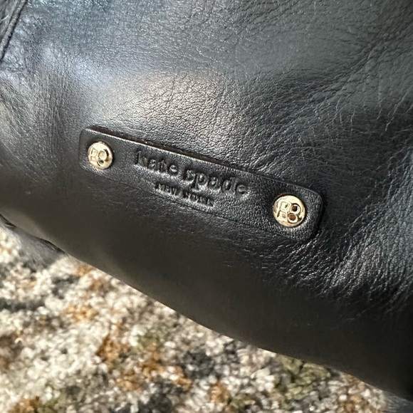 KATE SPADE RARE VINTAGE BLACK LEATHER GREY TONE FAUX FUR DRAWSTRING HANDBAG - Picture 6 of 15